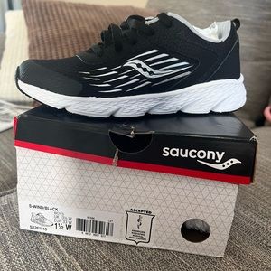 Boys Black Saucony 1.5W athletic shoes
